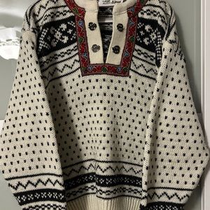 Authentic Scandinavian vintage wool sweater. Unisex style